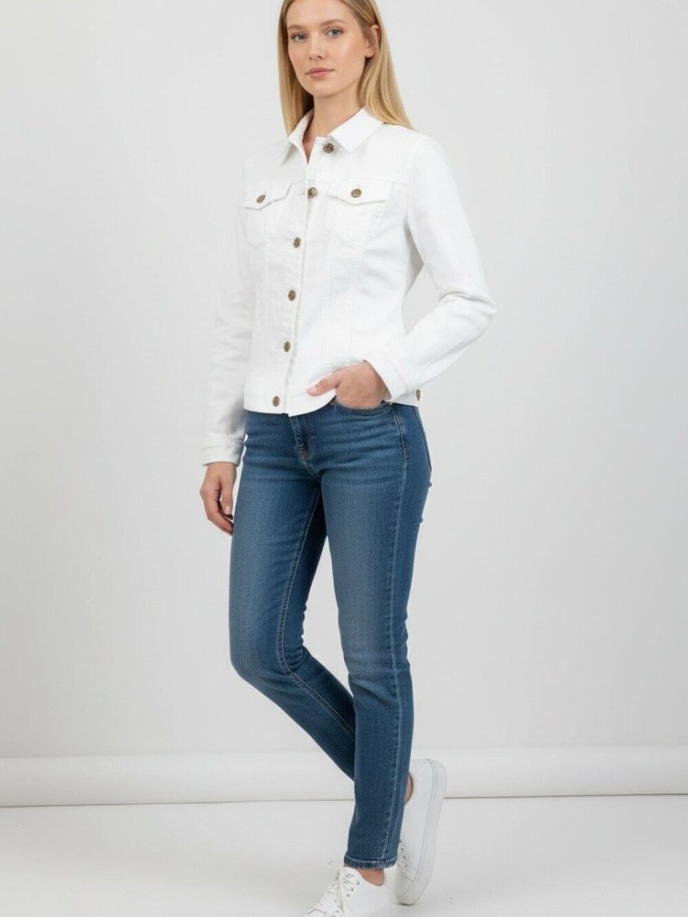 Chico's Size 0 Reg. 4/6 White Fitted Jean Jacket Long Sleeve Soft - Picture 2 of 7